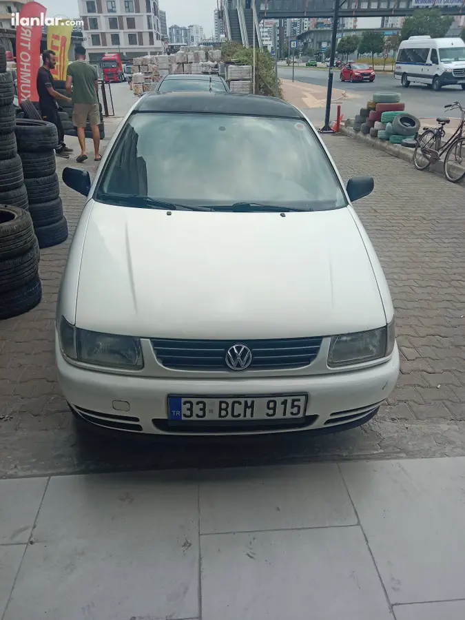 1998 Volkswagen Polo 1.6 benzinli otomatik otomobil - Fotoğraf 1