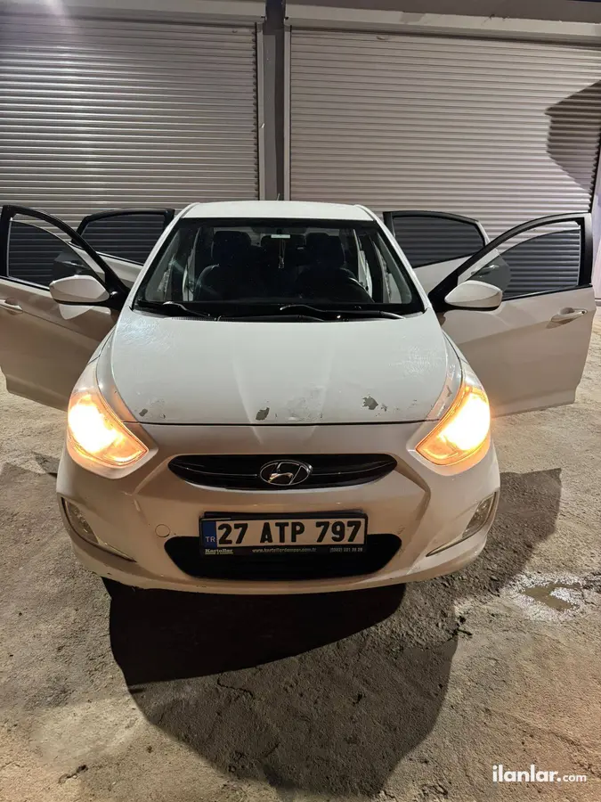 2015 Hyundai Accent Blue 1.6 CRDI dizel manuel otomobil - Fotoğraf 2