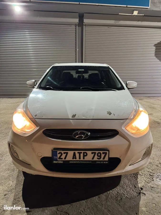 2015 Hyundai Accent Blue 1.6 CRDI dizel manuel otomobil - Fotoğraf 1