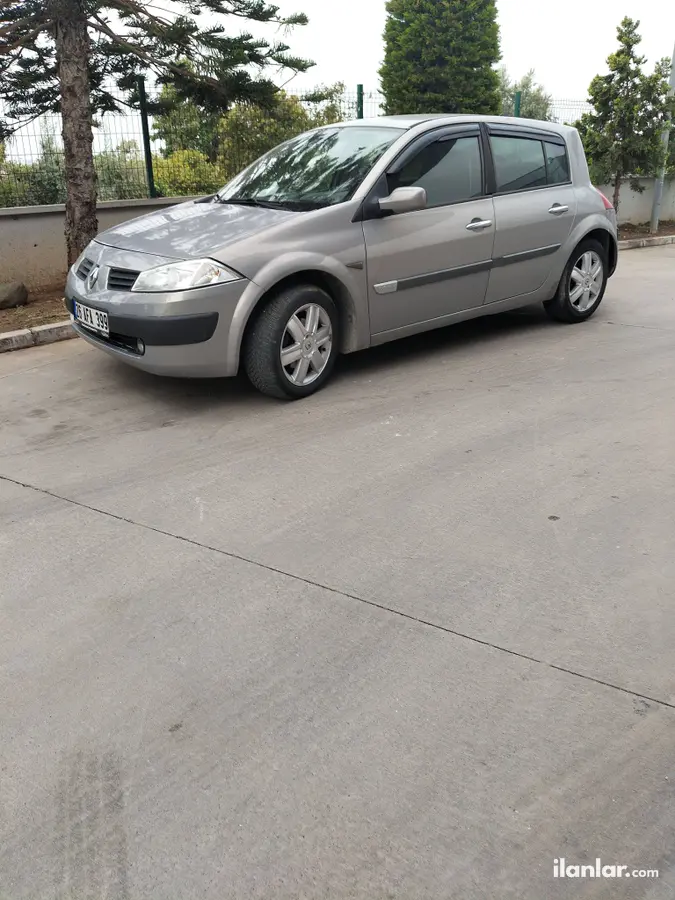 2004 Renault Megane 1.6 benzinli manuel otomobil - Fotoğraf 1