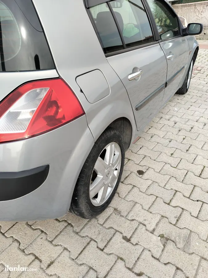 2004 Renault Megane 1.6 benzinli manuel otomobil - Fotoğraf 3