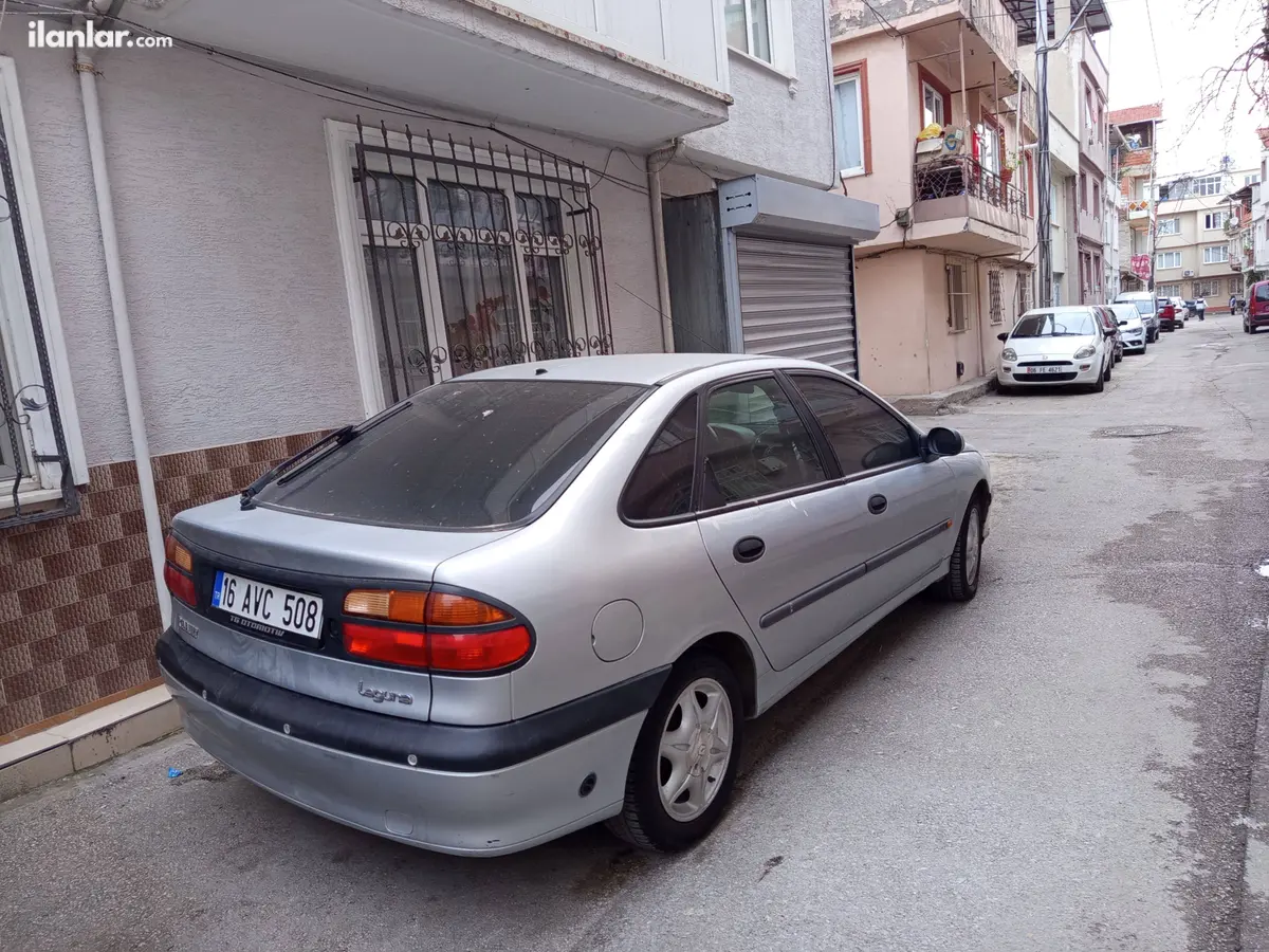 1999 Renault Laguna 2.0 benzinli manuel otomobil - Fotoğraf 1