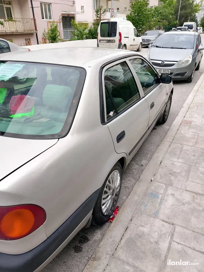 1999 Toyota Corolla 1.3 benzinli manuel otomobil - Fotoğraf 1