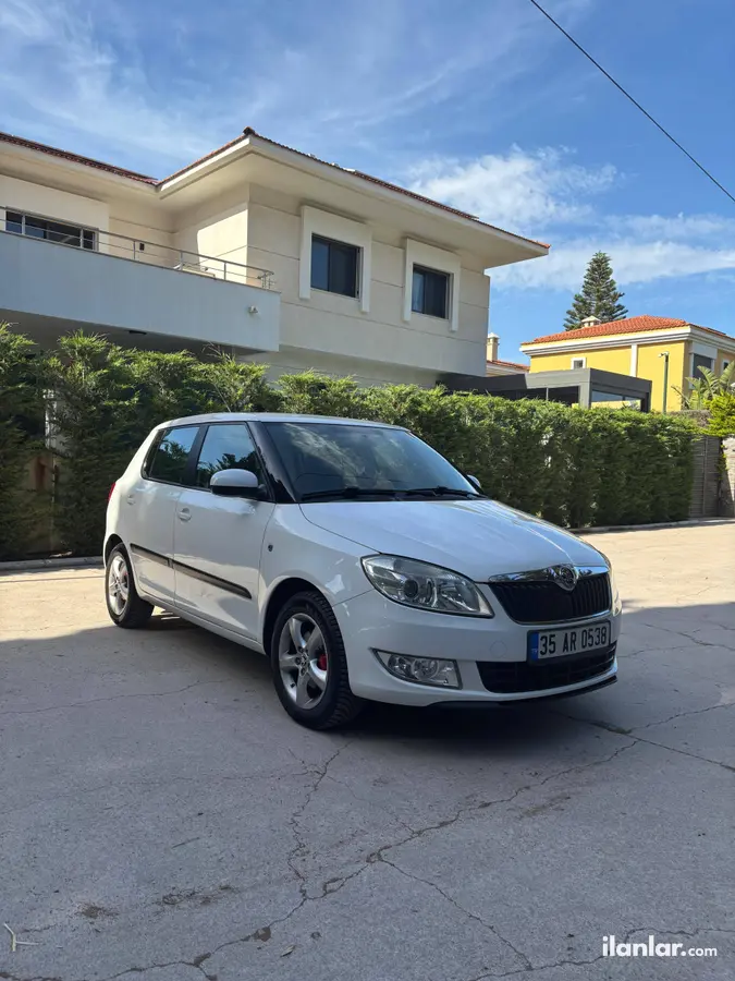 2011 Skoda Fabia 1.2 benzinli manuel otomobil - Fotoğraf 2