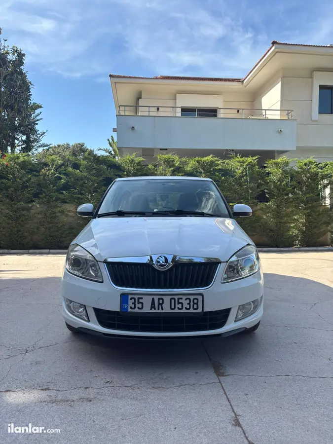 2011 Skoda Fabia 1.2 benzinli manuel otomobil - Fotoğraf 1