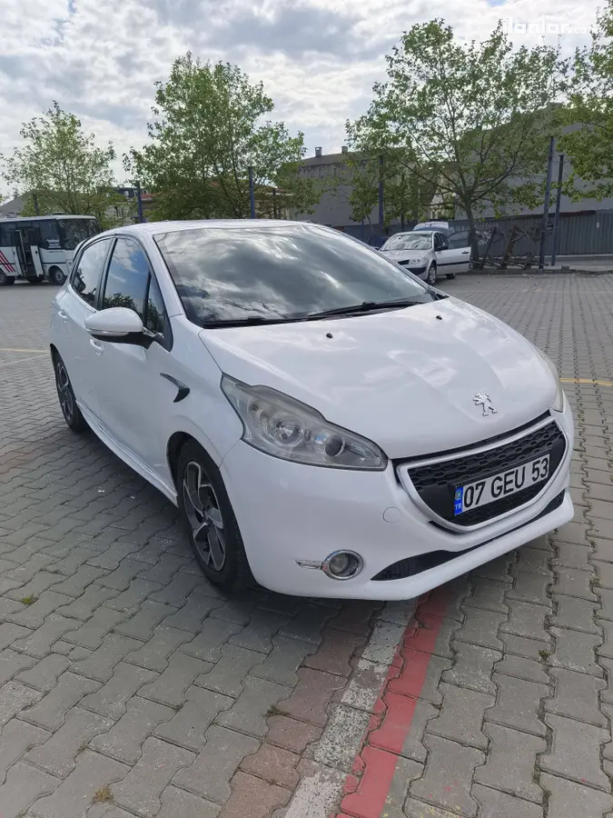 2012 Peugeot 208 1.4 HDi dizel manuel otomobil - Fotoğraf 1