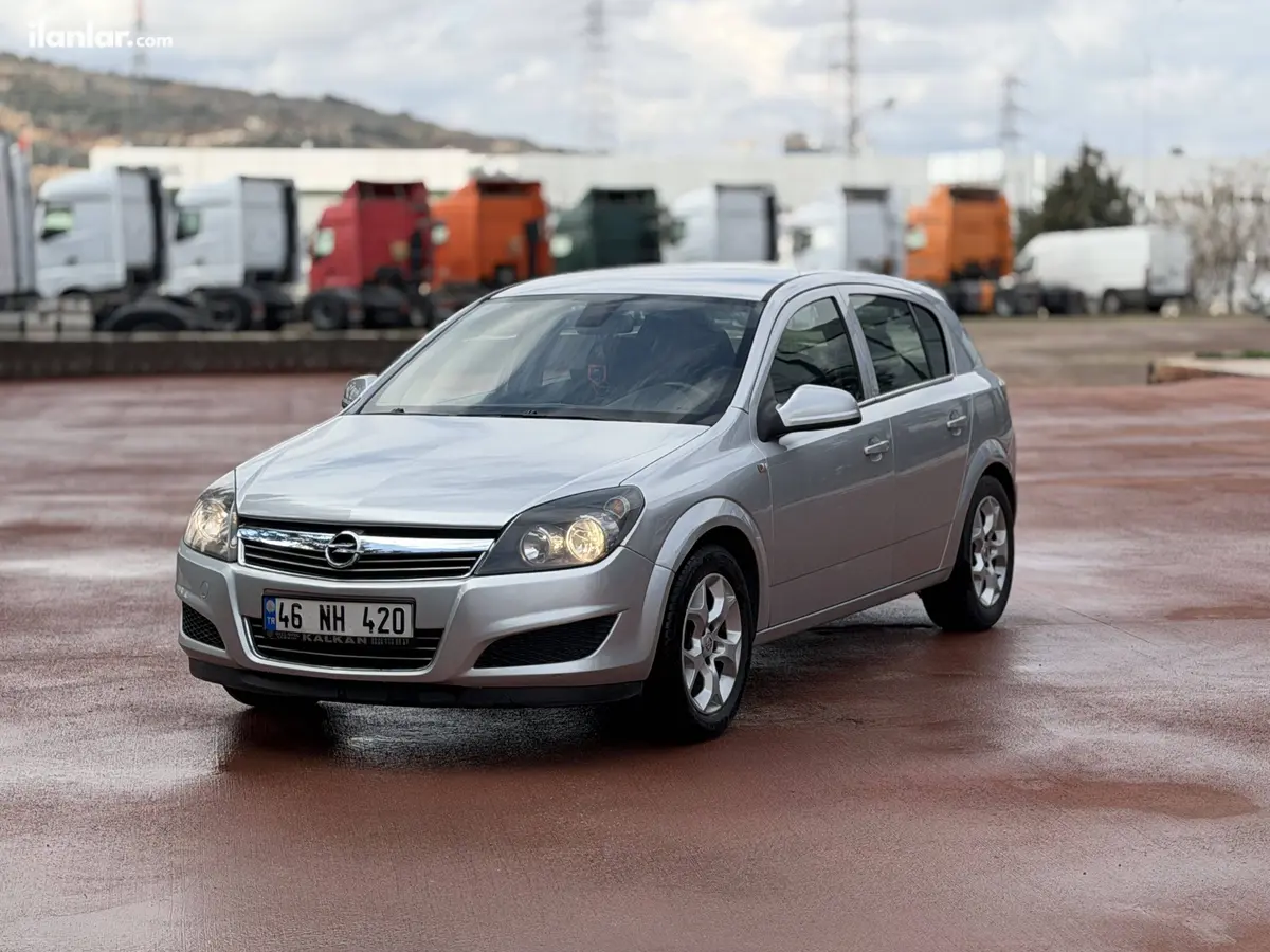 2013 Opel Astra 1.6 benzin & LPG manuel otomobil - Fotoğraf 1