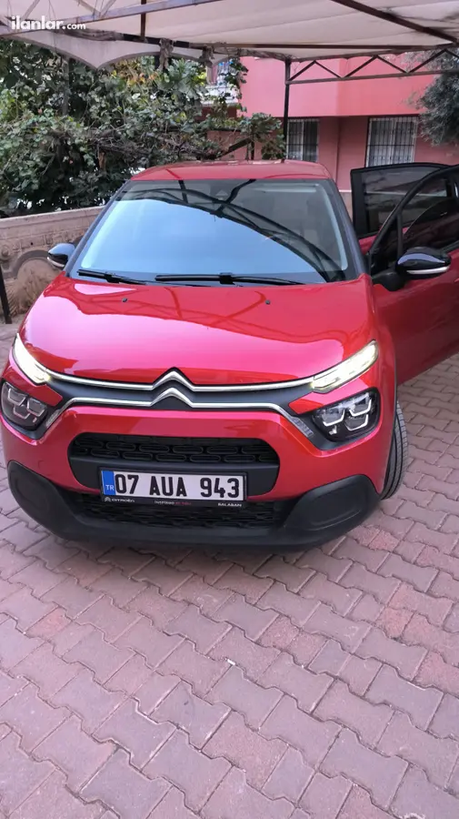 2021 Citroen C3 1.2 PureTech benzinli manuel otomobil - Fotoğraf 1