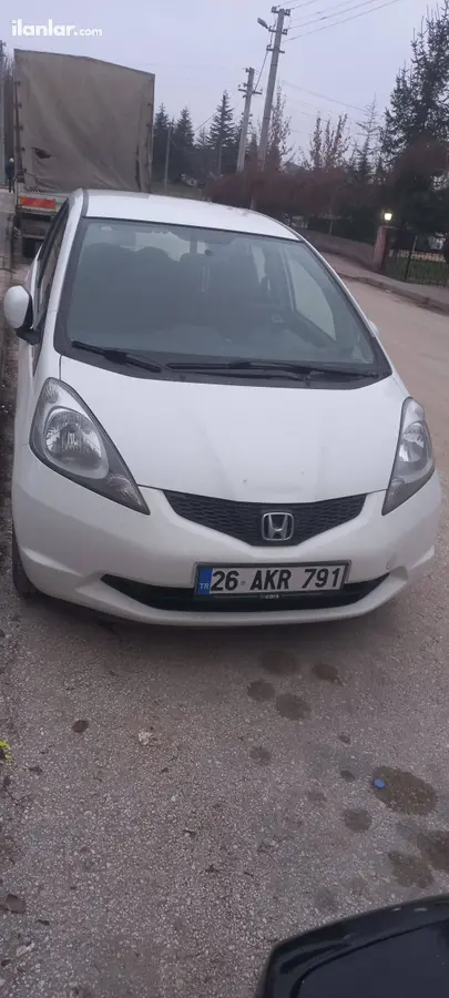 2011 Honda Jazz 1.4 benzinli yarı Otomatik otomobil - Fotoğraf 1