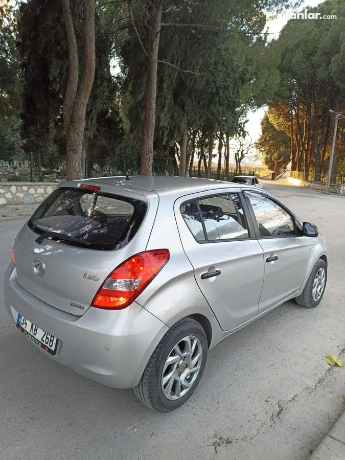 2012 Hyundai i20 1.4 CRDi dizel manuel otomobil - Fotoğraf 1
