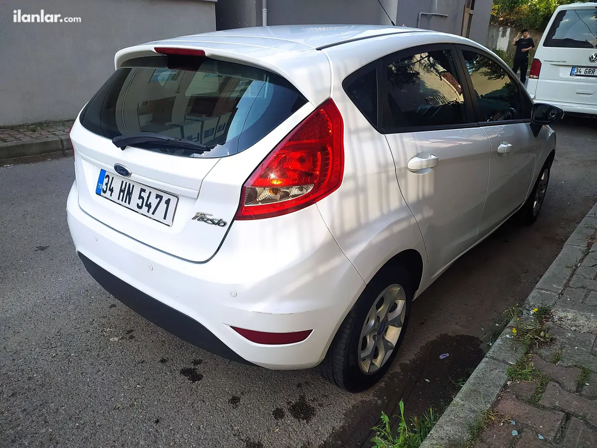 2012 Ford Fiesta 1.25 benzinli manuel otomobil - Fotoğraf 3