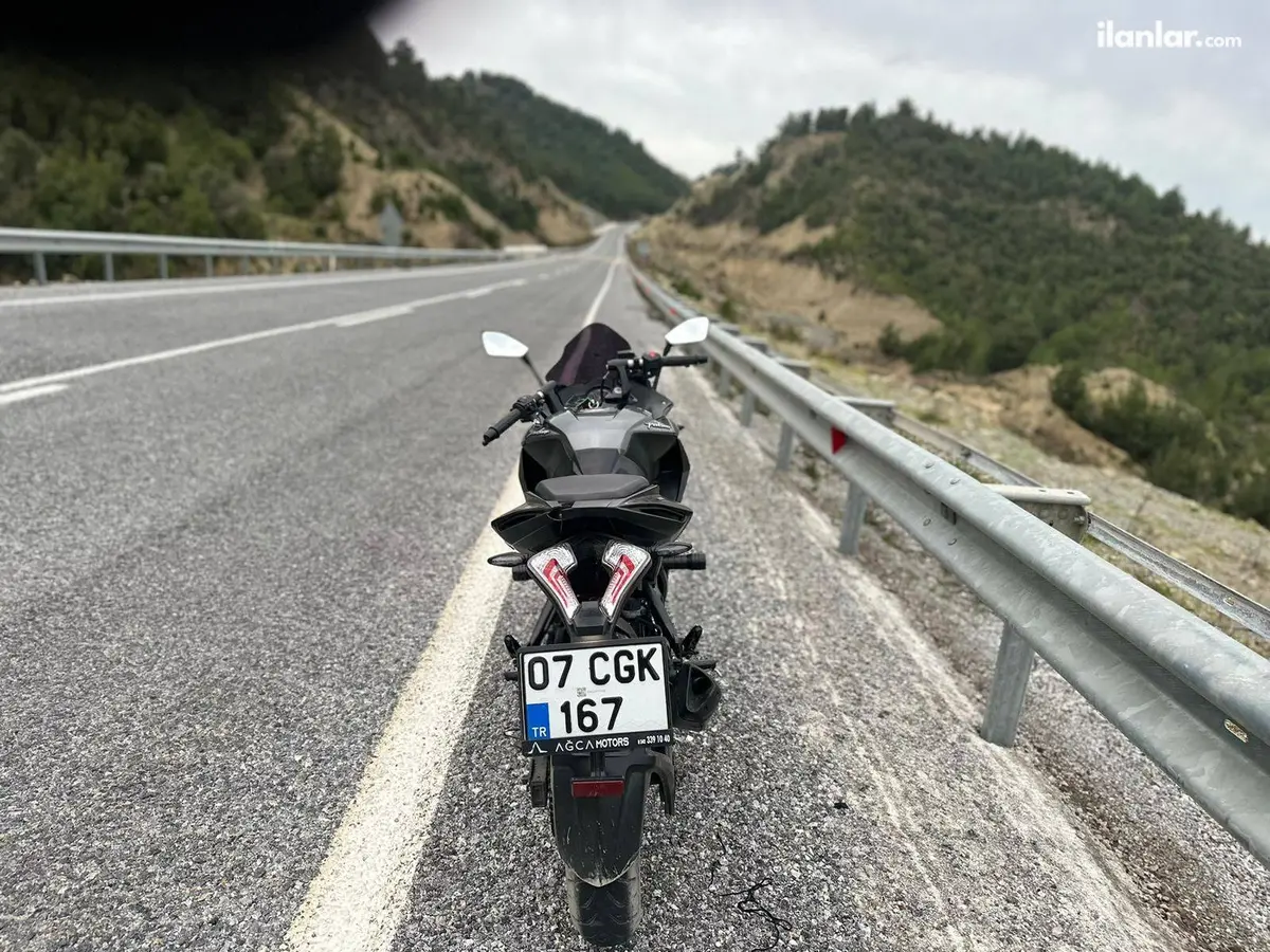 2023 Bajaj Pulsar 200 RS benzinli manuel motosiklet - Fotoğraf 3