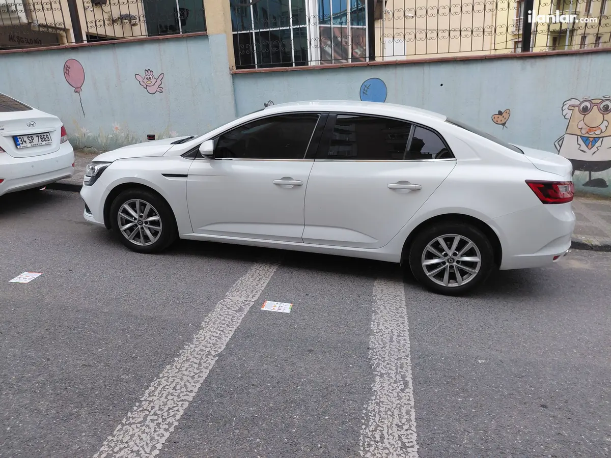 2019 Renault Megane 1.5 Blue DCI dizel yarı Otomatik otomobil - Fotoğraf 1