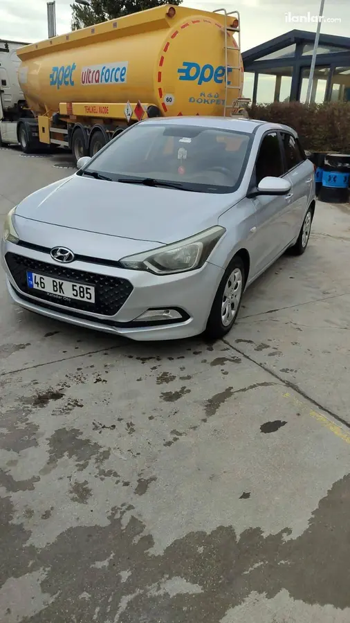 2015 Hyundai i20 1.2 MPI benzinli manuel otomobil - Fotoğraf 1