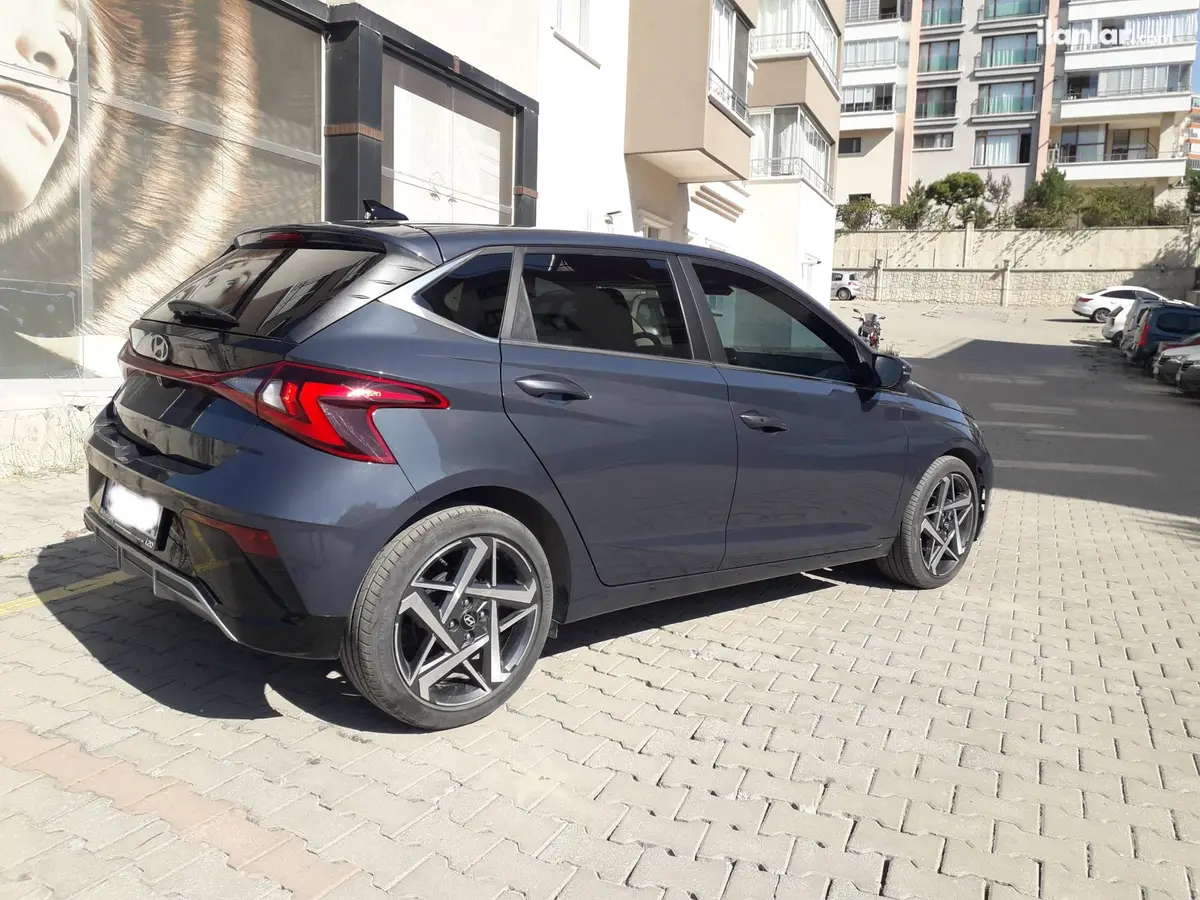 2024 Hyundai i20 1.0 T-GDI benzinli yarı Otomatik otomobil - Fotoğraf 1