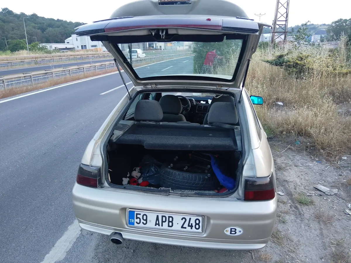 2006 Lada Vega 1.6 benzinli manuel otomobil - Fotoğraf 1