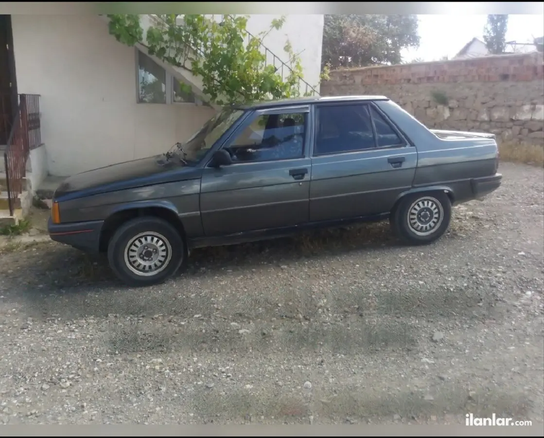 1995 Renault R 9 1.4 benzinli manuel otomobil - Fotoğraf 1