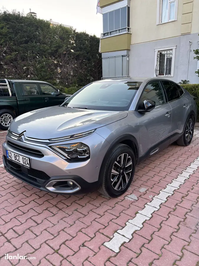 2024 Citroen C4 X 1.2 PureTech benzinli otomatik otomobil - Fotoğraf 3