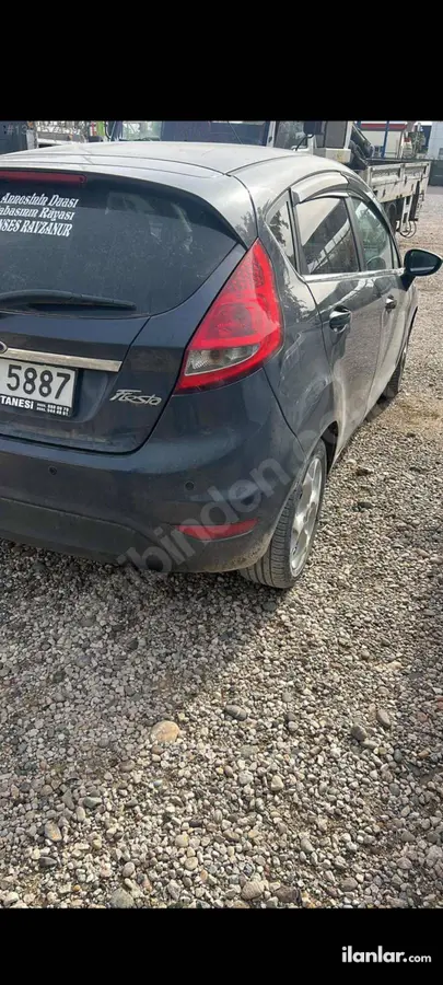 2011 Ford Fiesta 1.4 TDCi dizel düz otomobil - Fotoğraf 3
