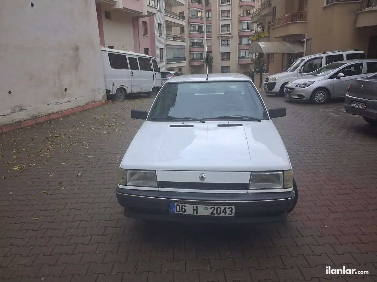 1995 Renault R 9 1.4 Broadway benzinli manuel otomobil - Fotoğraf 1