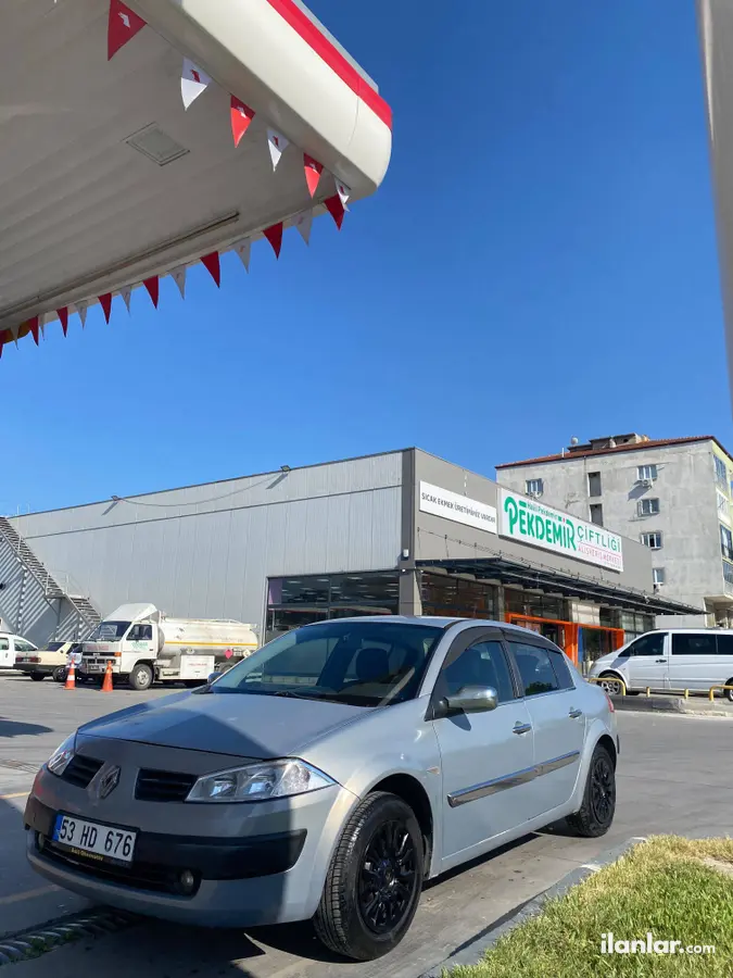 2005 Renault Megane 1.6 lPG manuel otomobil - Fotoğraf 3