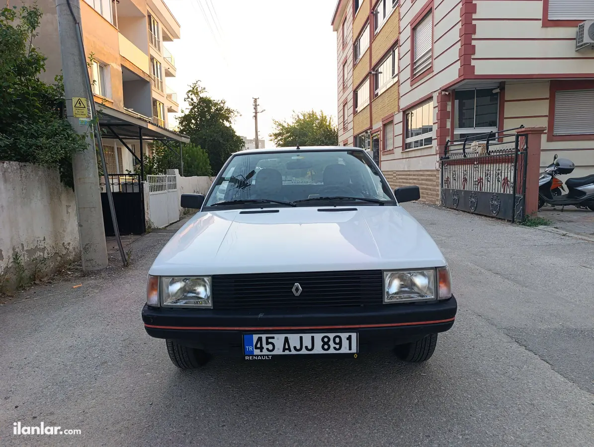 1991 Renault R 9 1.4 Broadway benzinli manuel otomobil - Fotoğraf 1