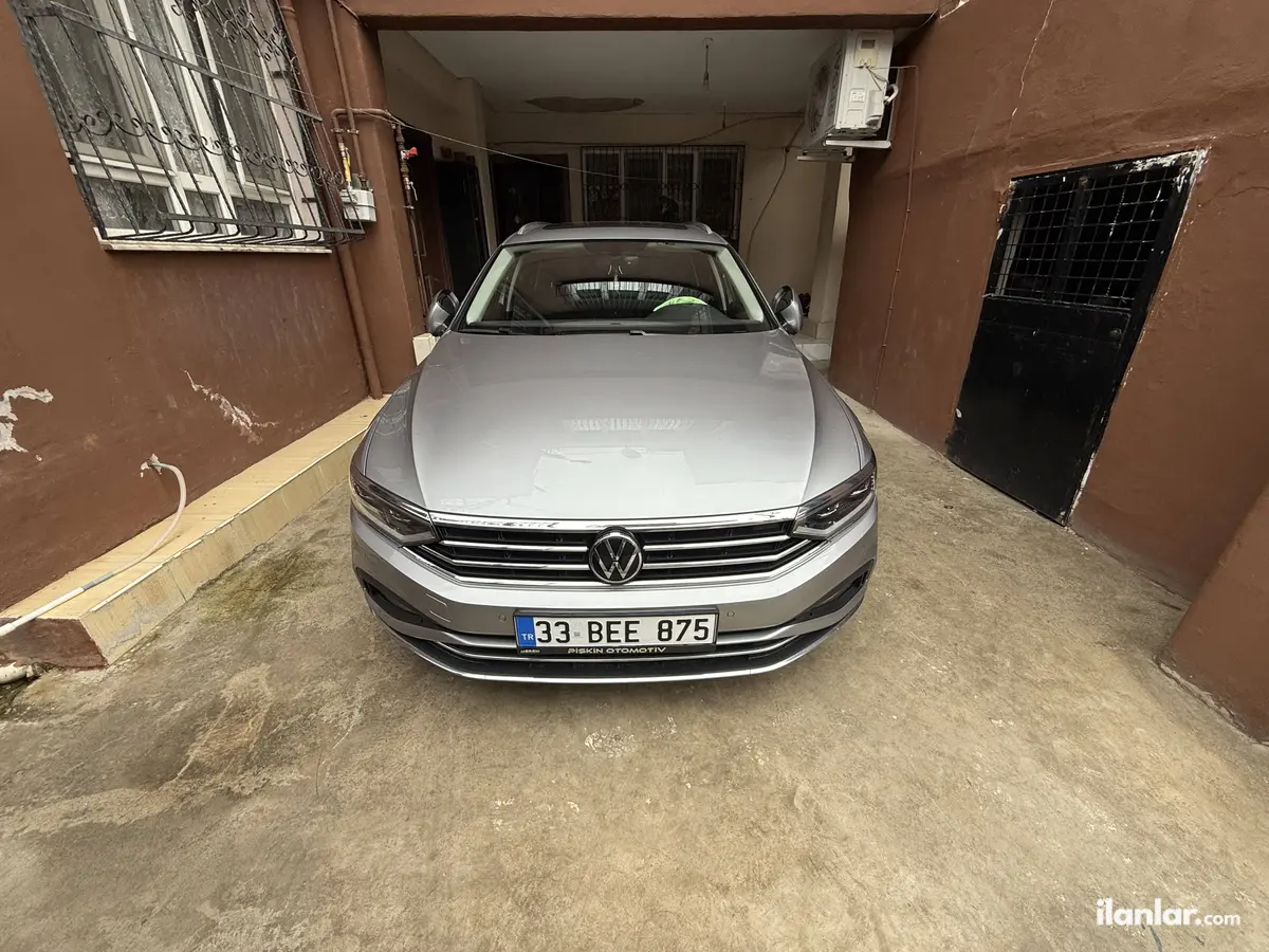 2022 Volkswagen Passat Variant 1.5 TSI benzinli otomatik otomobil - Fotoğraf 1