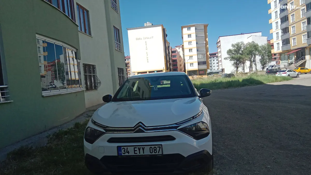 2021 Citroen C4 1.2 PureTech benzinli manuel otomobil - Fotoğraf 1
