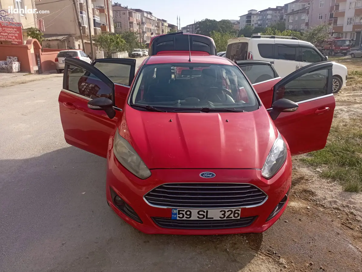 2015 Ford Fiesta 1.25 benzinli manuel otomobil - Fotoğraf 1