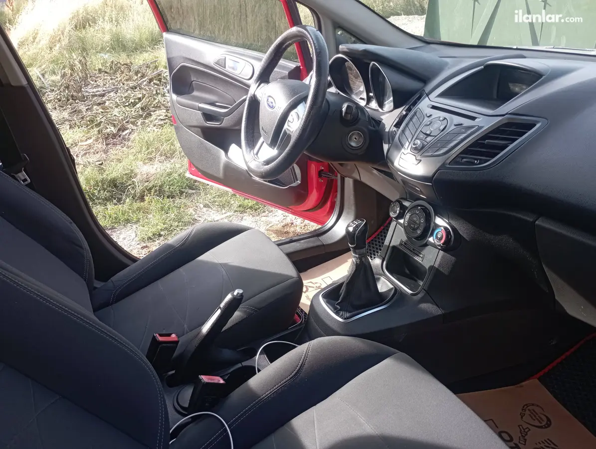 2015 Ford Fiesta 1.25 benzinli manuel otomobil - Fotoğraf 2