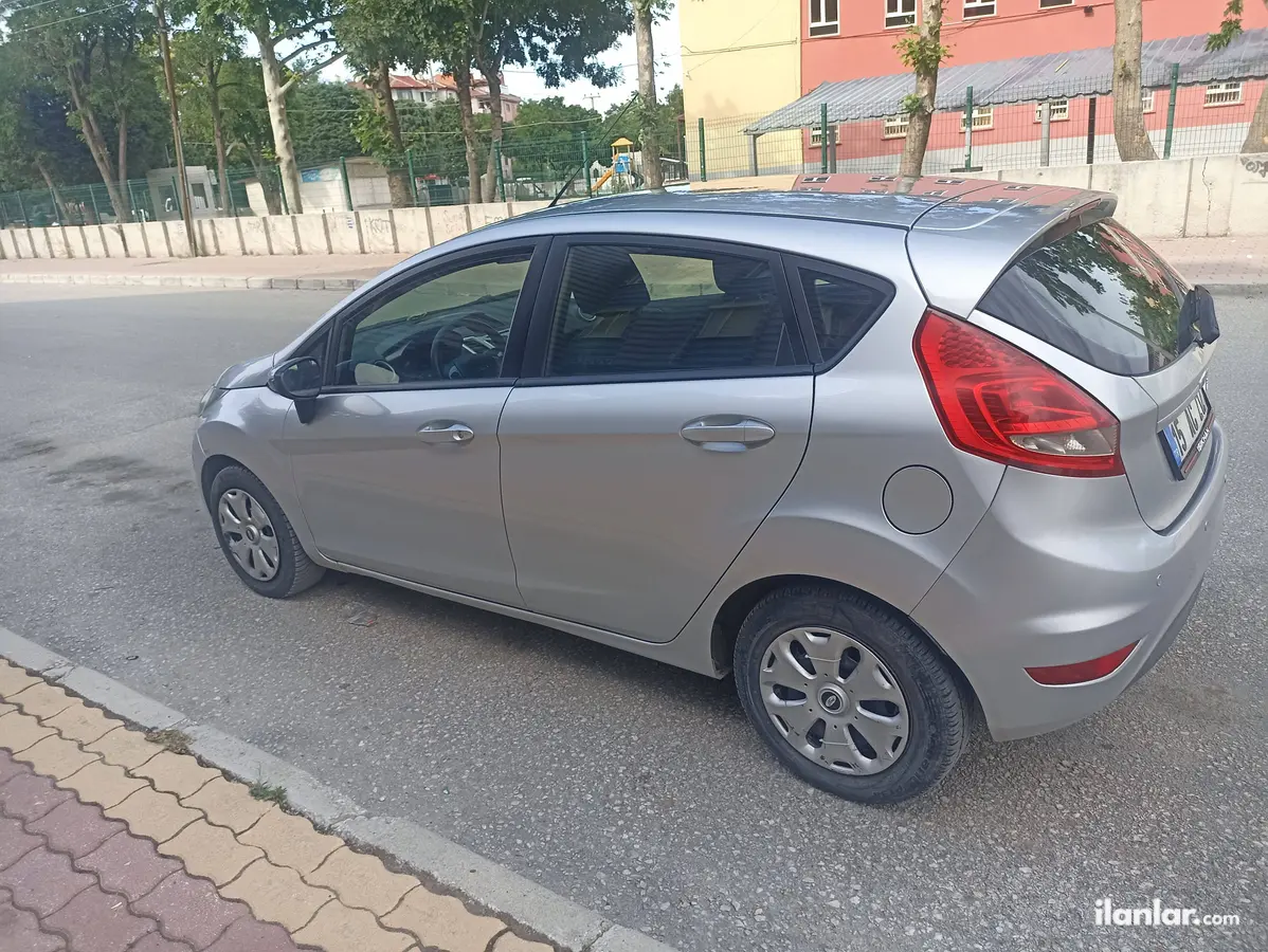 2012 Ford Fiesta 1.4 TDCi dizel manuel otomobil - Fotoğraf 2