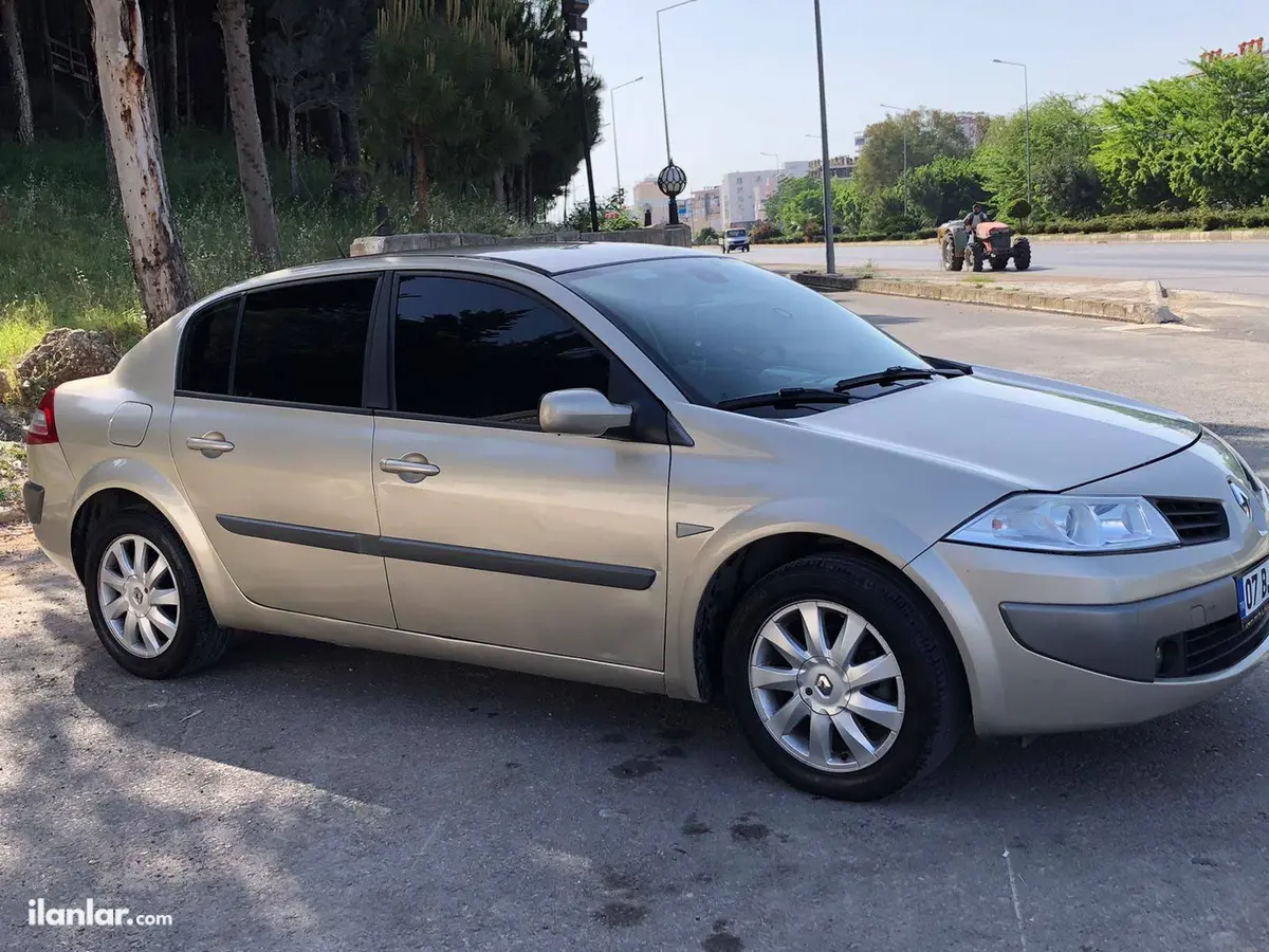 2008 Renault Megane 1.6 benzinli manuel otomobil - Fotoğraf 2