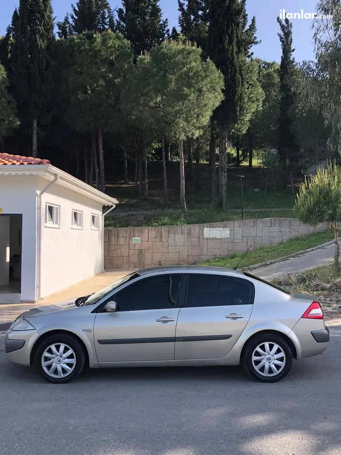 2008 Renault Megane 1.6 benzinli manuel otomobil - Fotoğraf 3