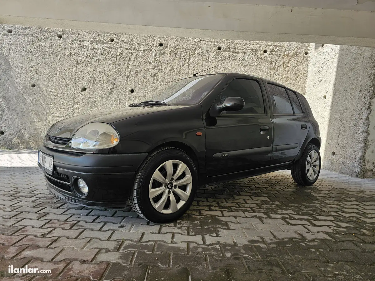 2001 Renault Clio 1.4 benzinli manuel otomobil - Fotoğraf 1