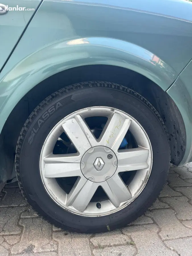 2004 Renault Megane 1.6 benzinli manuel otomobil - Fotoğraf 3