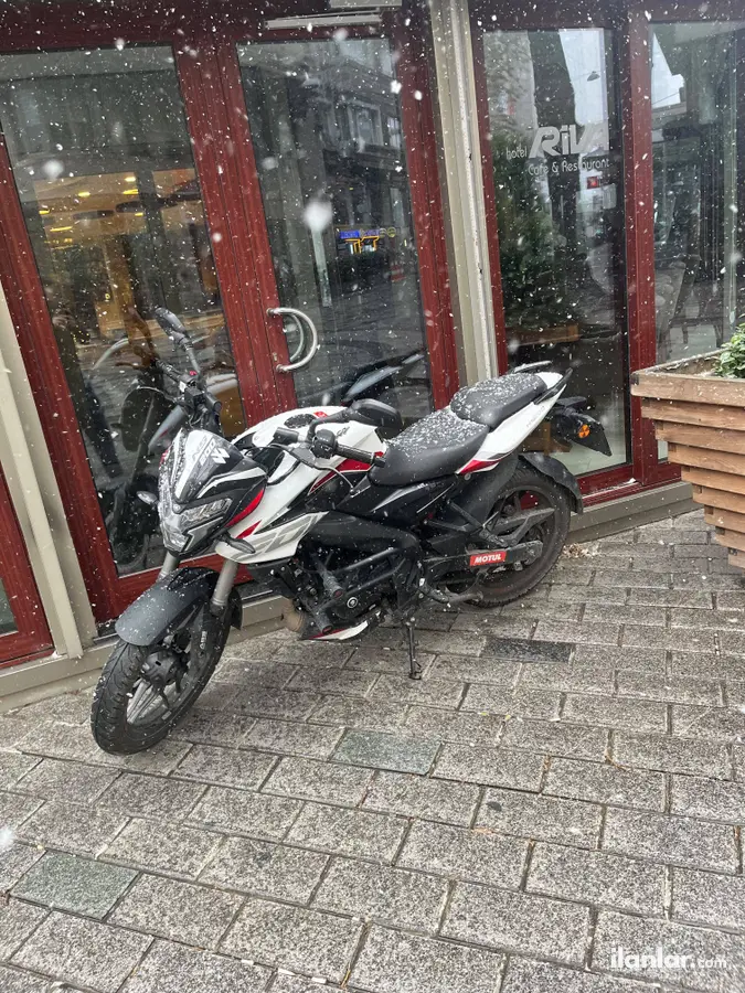 2025 Bajaj Pulsar NS 200 UG benzinli manuel motosiklet - Fotoğraf 1