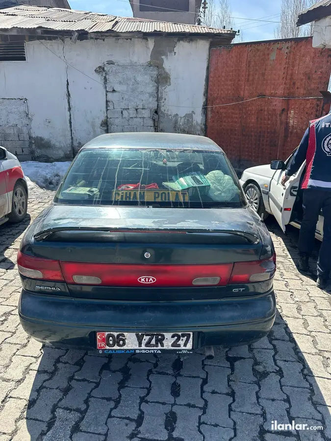 1997 Kia Sephia 1.6 benzinli manuel otomobil - Fotoğraf 1