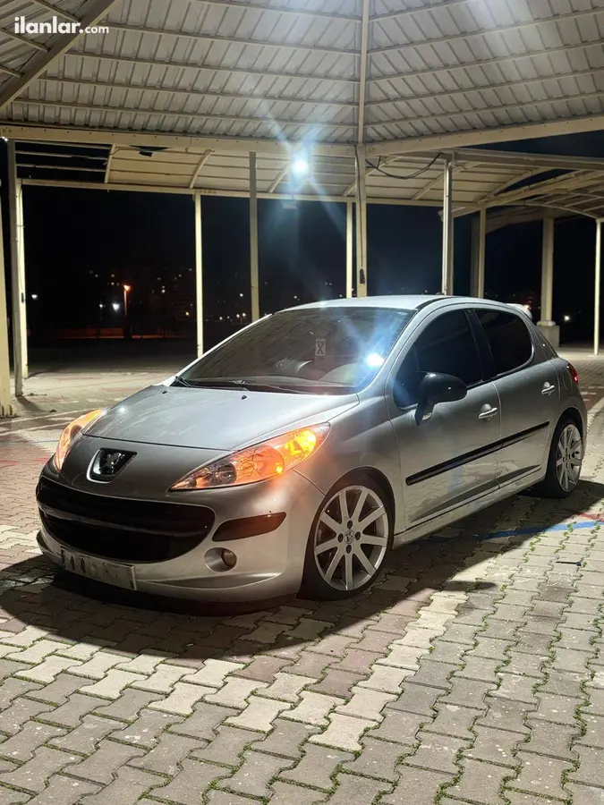 2009 Peugeot 207 1.4 benzinli manuel otomobil - Fotoğraf 2