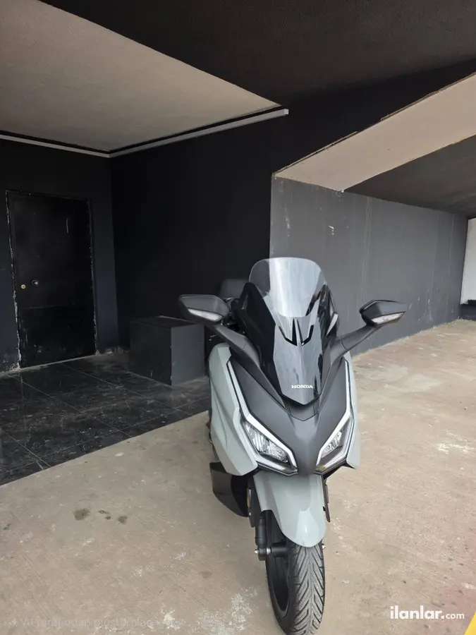 2026 Honda Forza 250 (NSS250) benzinli otomatik motosiklet - Fotoğraf 1