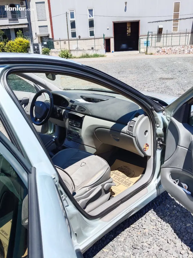 2005 Renault Laguna 1.6 benzinli manuel otomobil - Fotoğraf 3