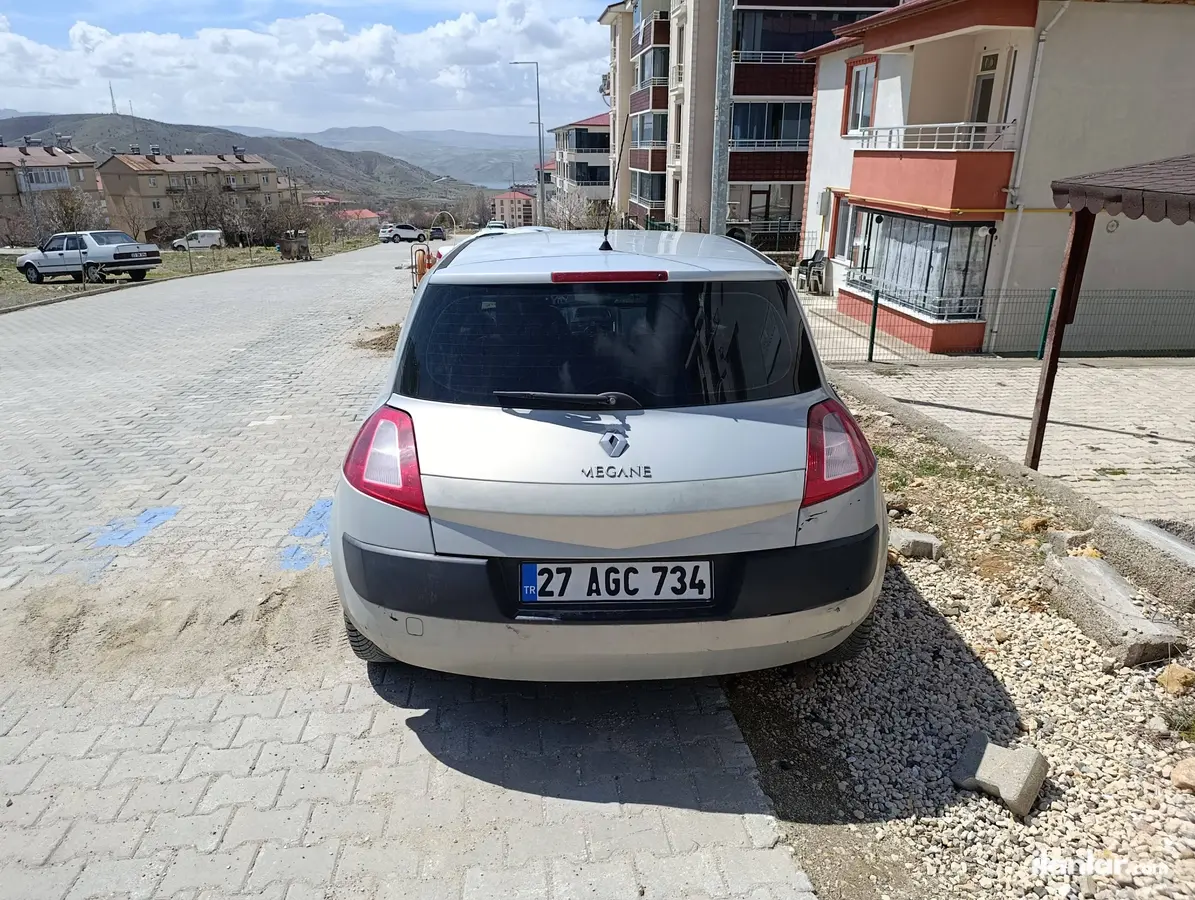 2005 Renault Megane 1.4 benzin & LPG manuel otomobil - Fotoğraf 2