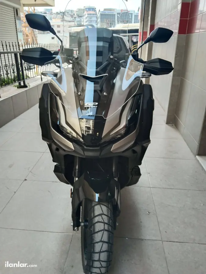 2025 Honda ADV350 benzinli otomatik motosiklet - Fotoğraf 1