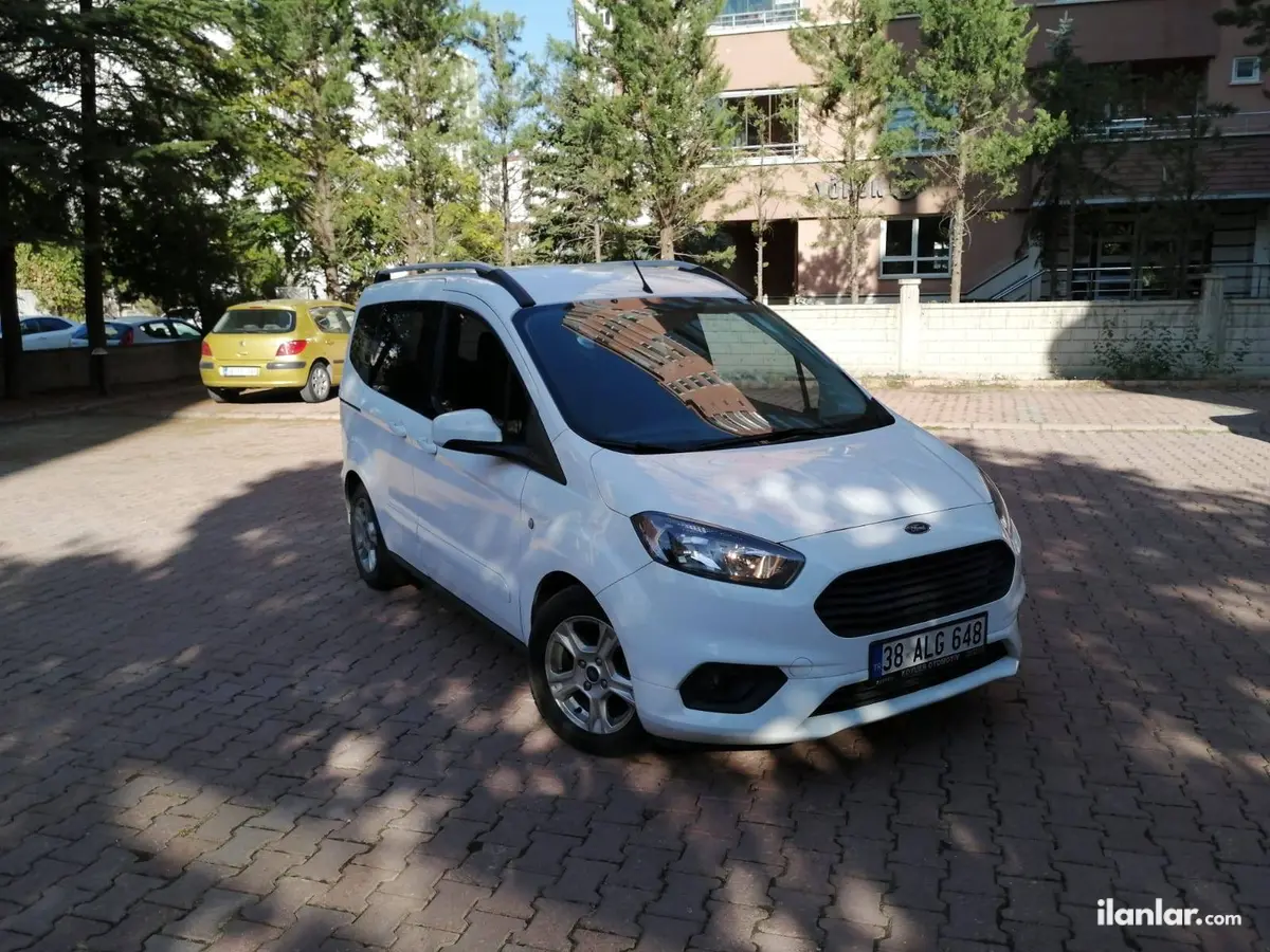 2022 Ford Tourneo Courier 1.5 TDCi dizel manuel minivan & Panelvan - Fotoğraf 1