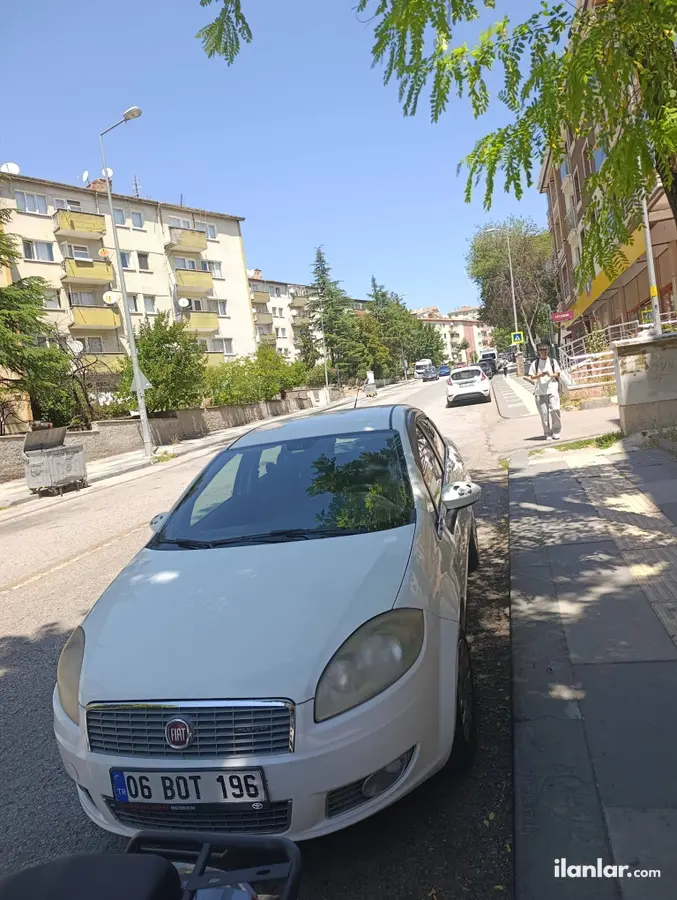 2012 Fiat Linea 1.3 Multijet dizel manuel otomobil - Fotoğraf 1