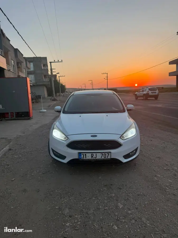 2016 Ford Focus 1.0 GTDi benzinli otomatik otomobil - Fotoğraf 3