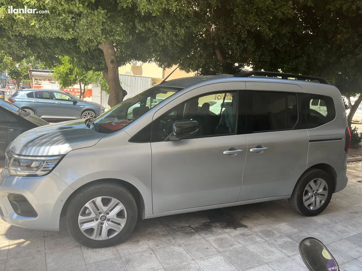 2024 Renault Kangoo Multix benzinli otomatik minivan & Panelvan - Fotoğraf 2