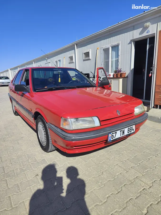 1993 Renault R 21 1.7 benzinli manuel otomobil - Fotoğraf 1