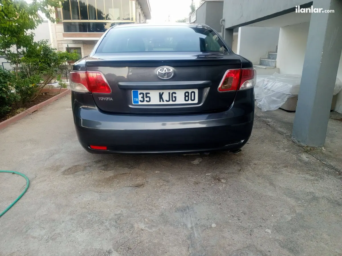 2010 Toyota Avensis 1.6 benzinli manuel otomobil - Fotoğraf 1