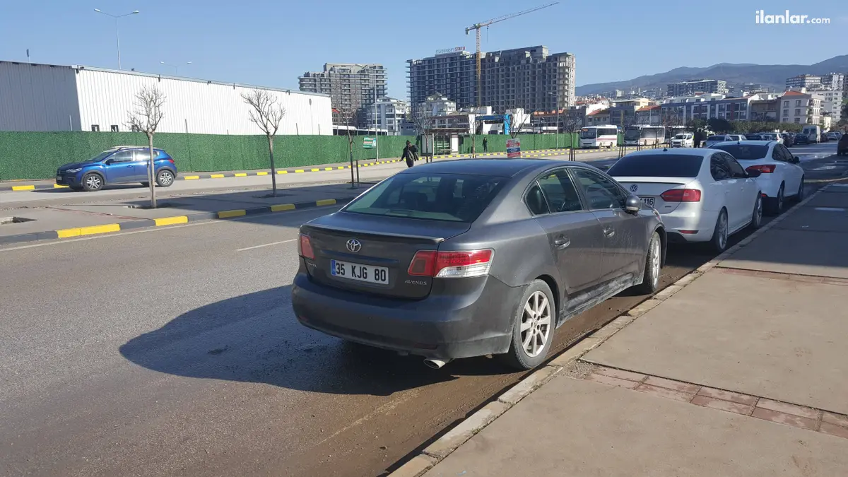 2010 Toyota Avensis 1.6 benzinli manuel otomobil - Fotoğraf 3