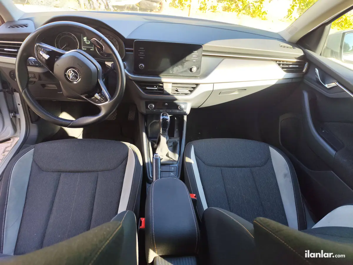 2023 Skoda Scala 1.0 TSI benzinli otomatik otomobil - Fotoğraf 2